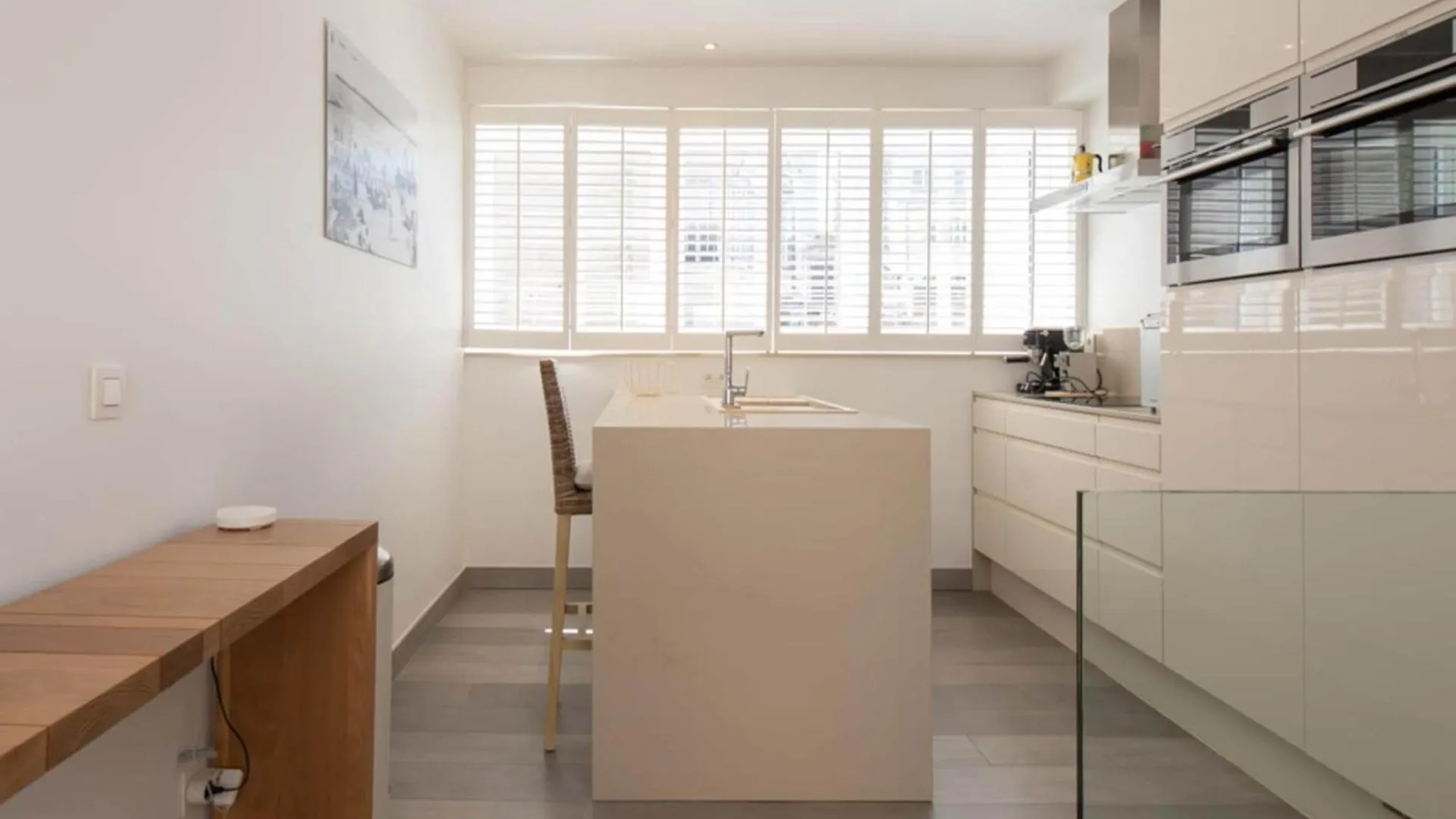 אוסטנדה Pretty Apartment With Balcony