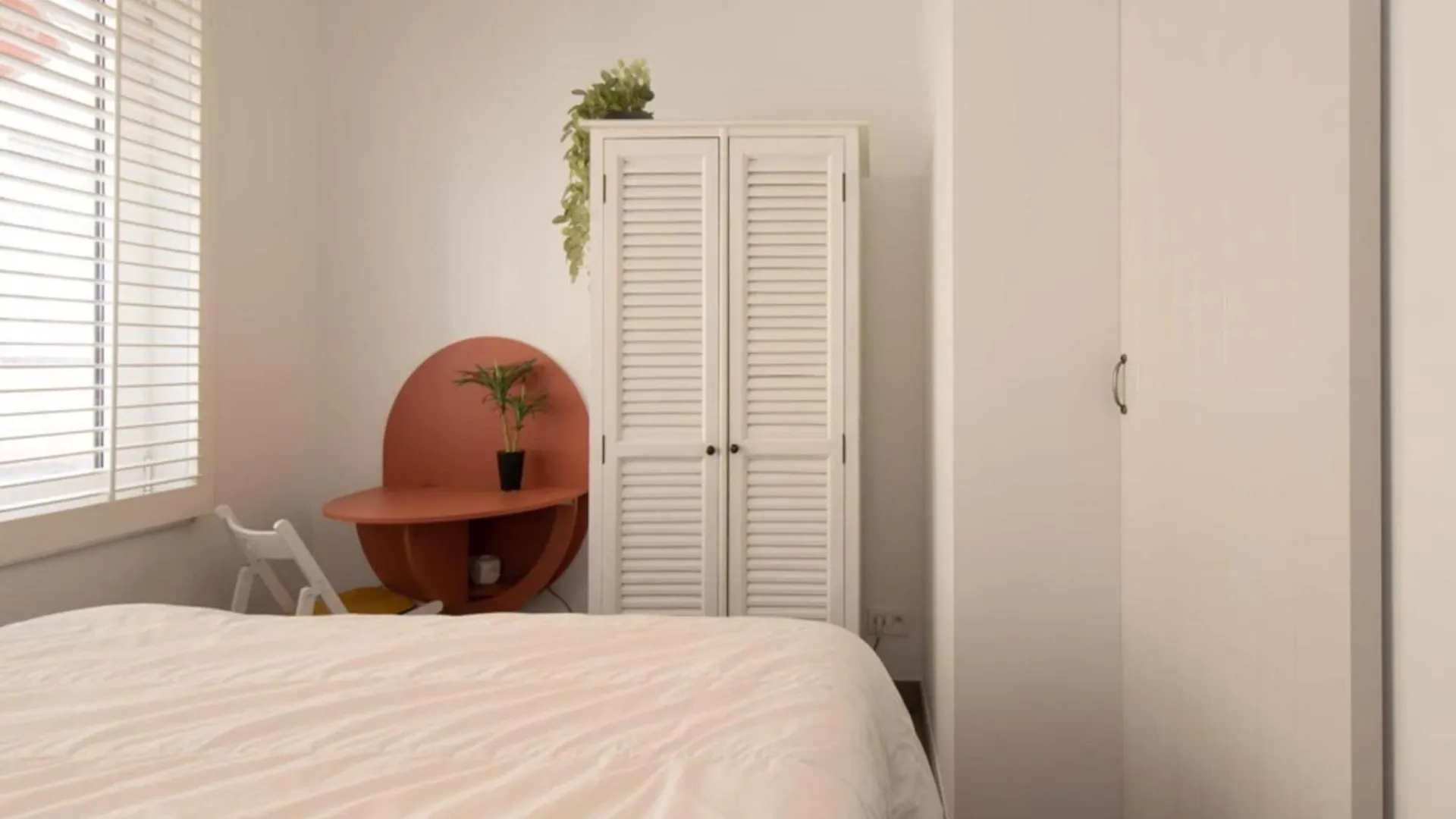 אוסטנדה Pretty Apartment With Balcony